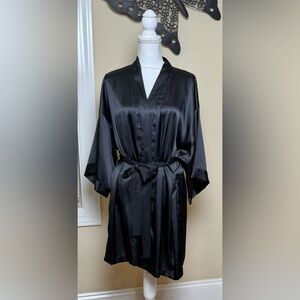 🦋 Victoria's Secret Black Satin Kimono Robe